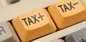 利得税是香港的最主要税种。依据香港税务局的统计，2012/13年度税收为2,421亿元，较上一年度轻微增加38亿元。在收取的税款总额中，利得税及薪俸税合共占72.7%。